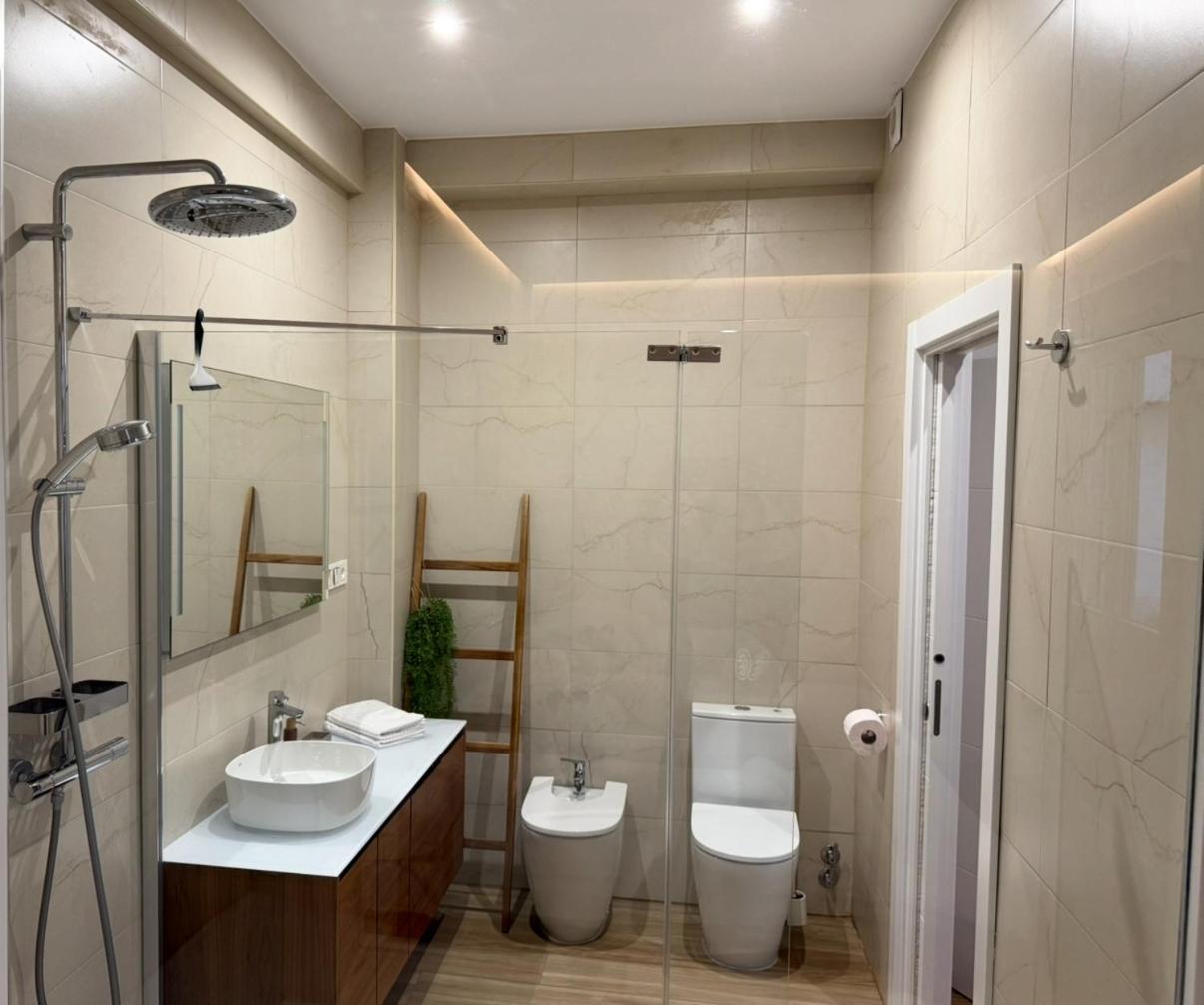 Apartamento Nuevo Lujoso Suites Centro Bilbao Wifi ,Parking Gratis Екстериор снимка